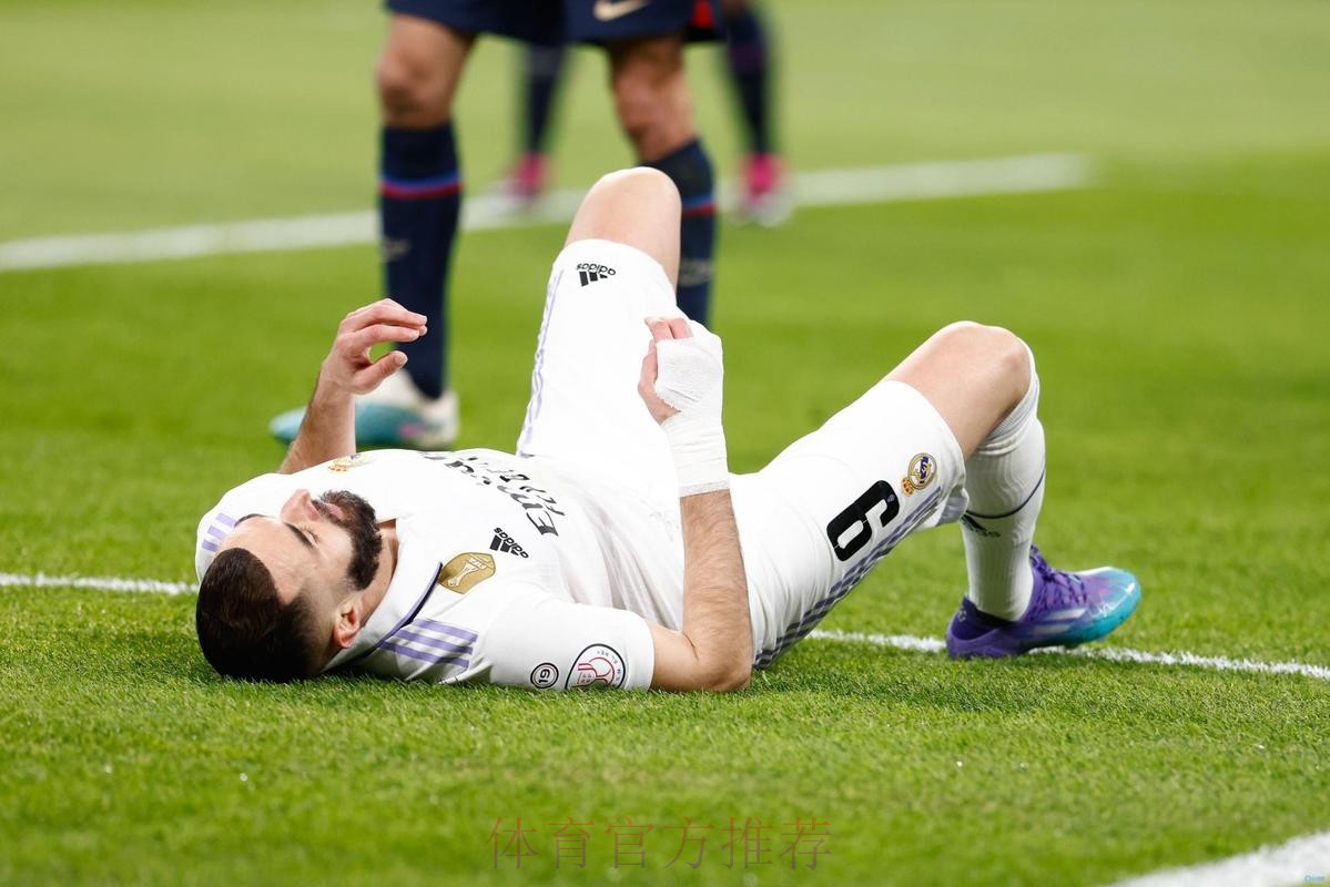 阿斯:本泽马状态不佳 引发皇马对是否引进前锋的讨论 阿斯:本泽马状态不佳 引发皇马对是否引进前锋的讨论